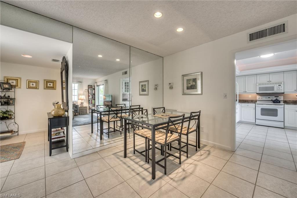 113 Bobolink Way, Unit 113B Naples, FL 34105 - Photo 5 of 15
