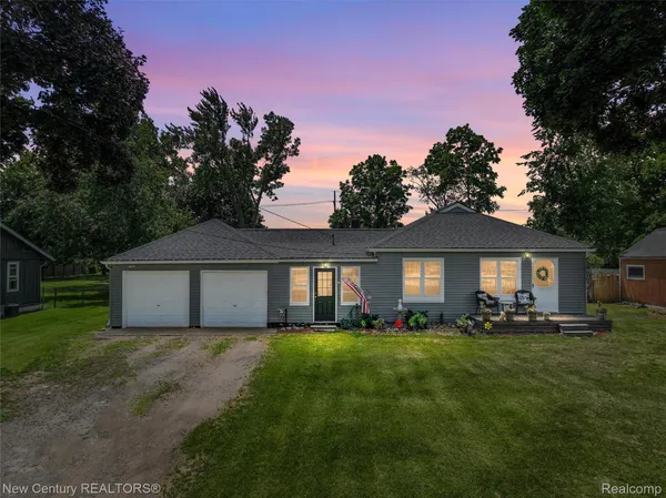 $325,000 | 5763 Graves Street, Waterford, MI 48327