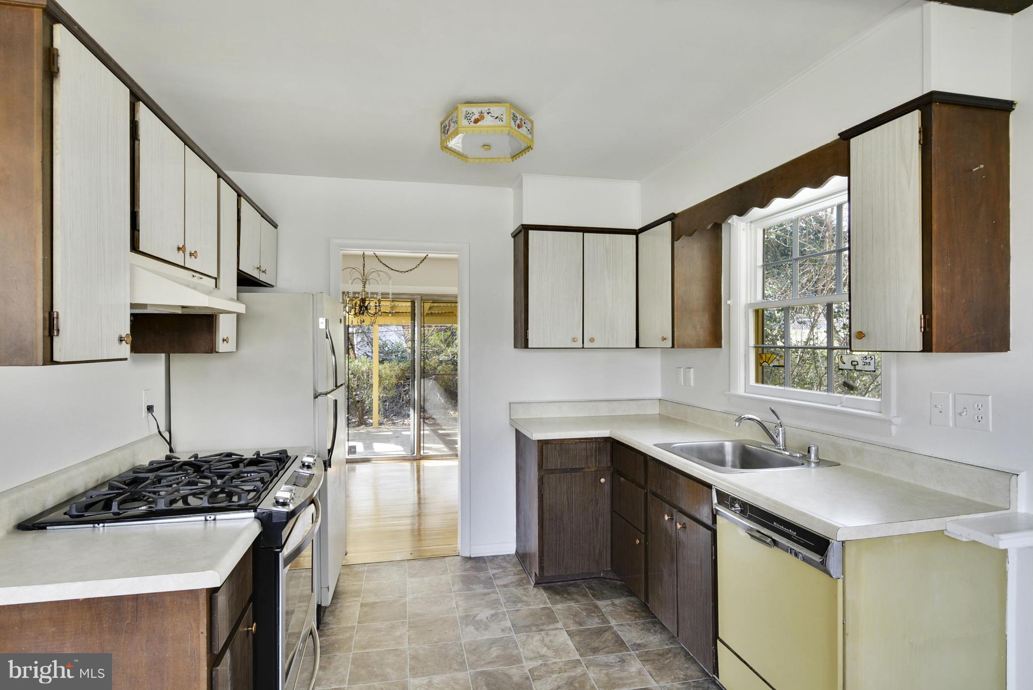 10802 Cavalier Drive Silver Spring, MD 20901 - Photo 11 of 30 Kitchen