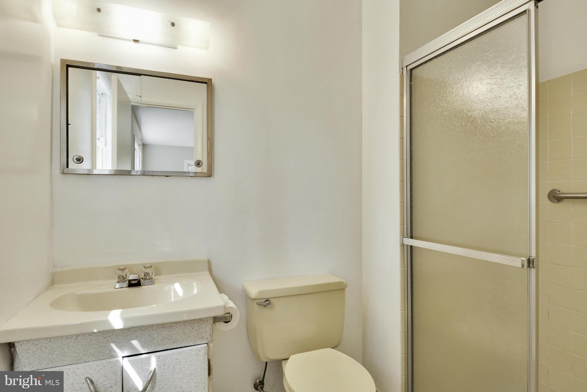 10802 Cavalier Drive Silver Spring, MD 20901 - Photo 16 of 30 Bath (Master)