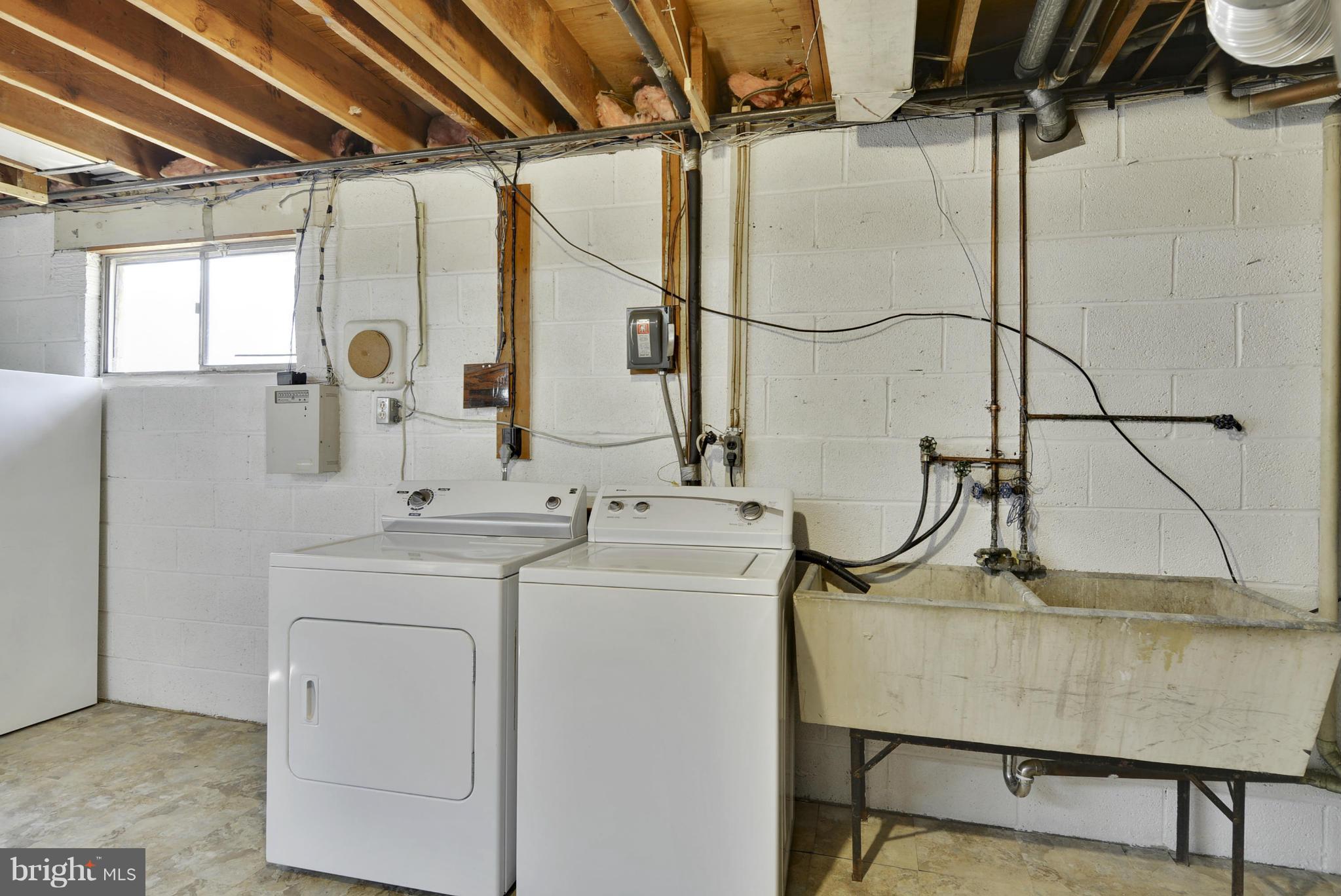 10802 Cavalier Drive Silver Spring, MD 20901 - Photo 25 of 30 Washer Dryer