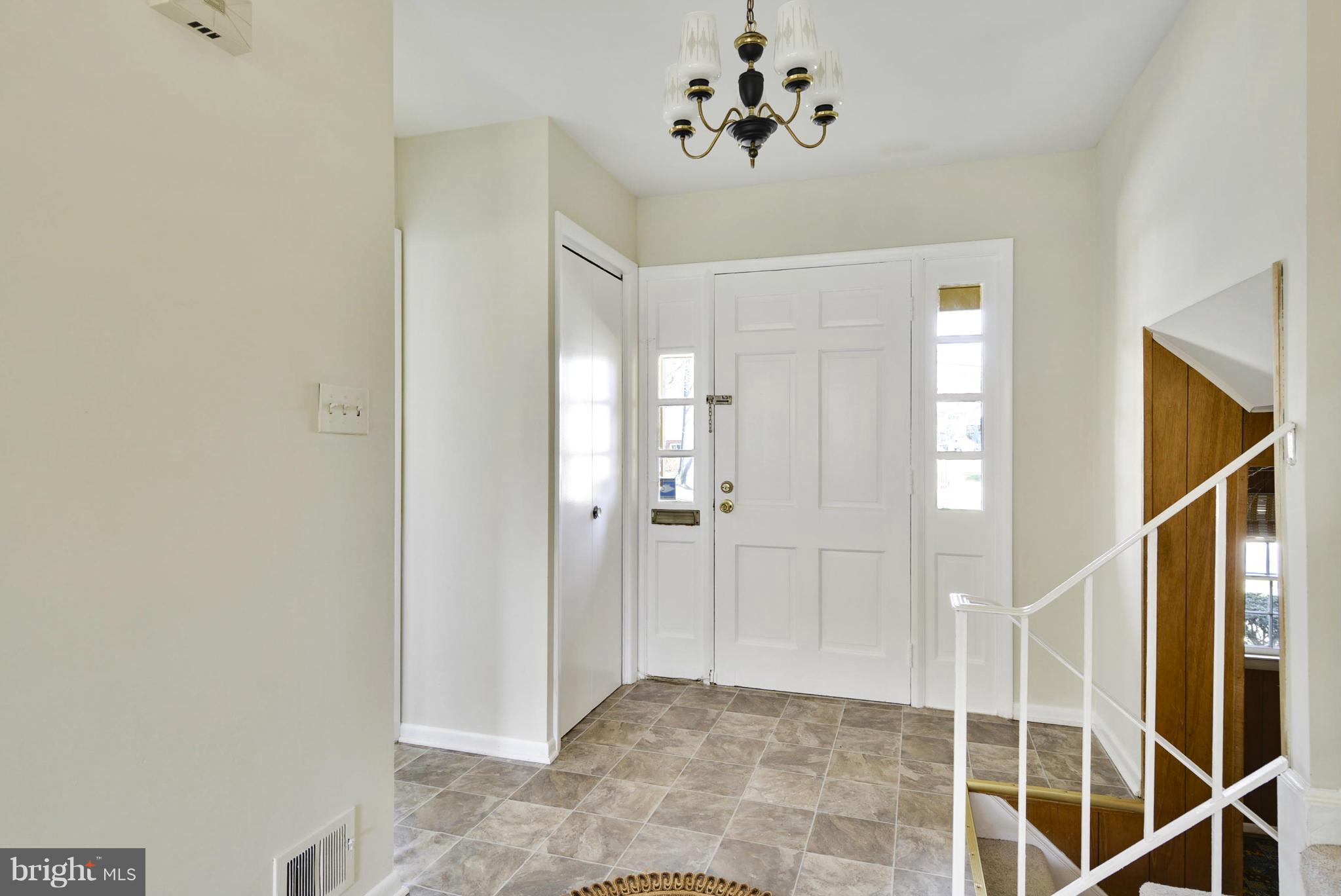 10802 Cavalier Drive Silver Spring, MD 20901 - Photo 6 of 30 Entry
