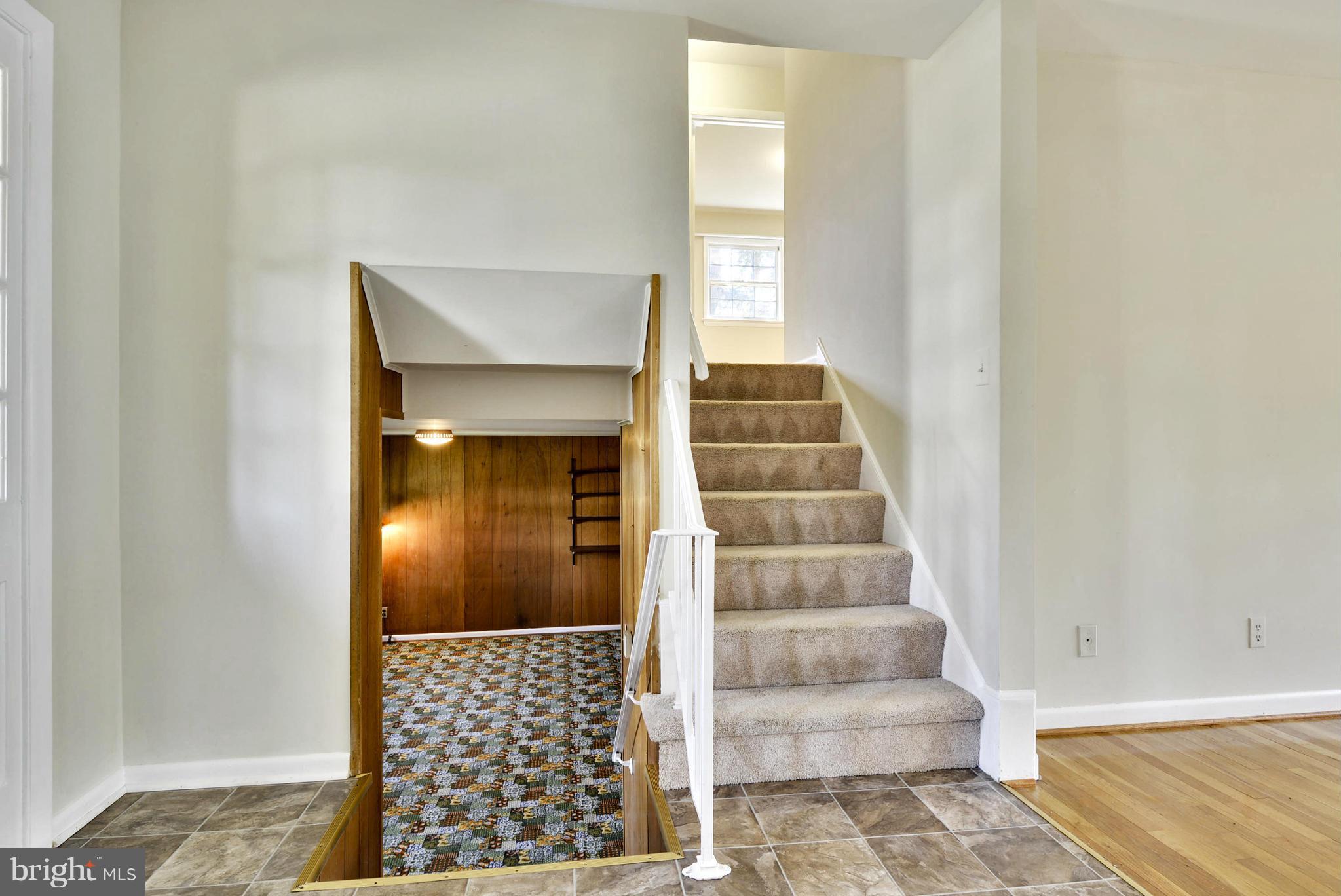 10802 Cavalier Drive Silver Spring, MD 20901 - Photo 7 of 30 Foyer