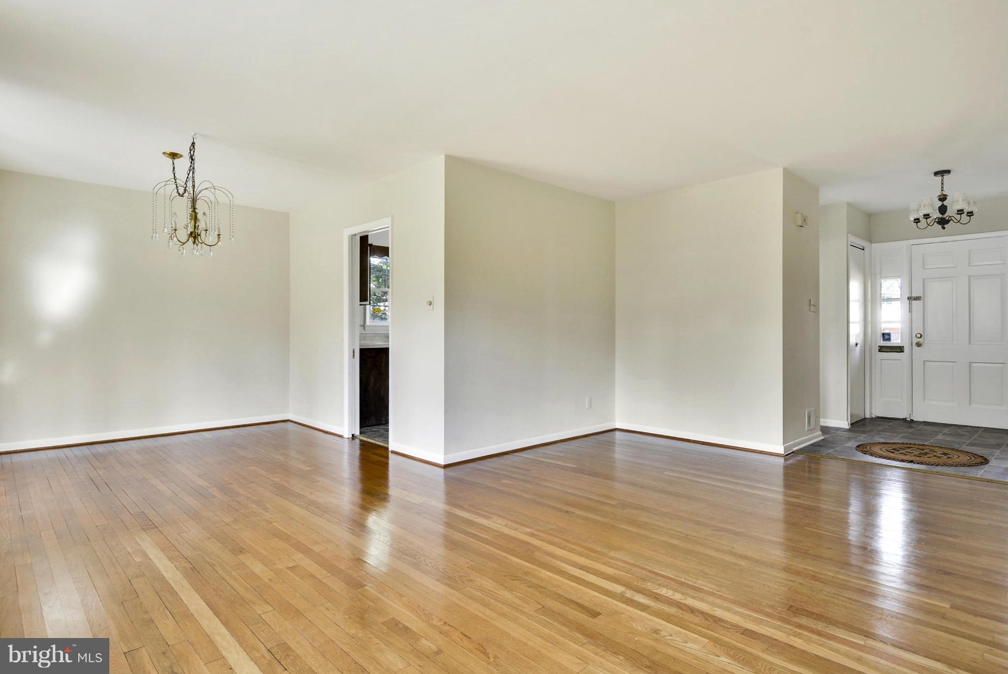 10802 Cavalier Drive Silver Spring, MD 20901 - Photo 9 of 30 Living / Dining Room