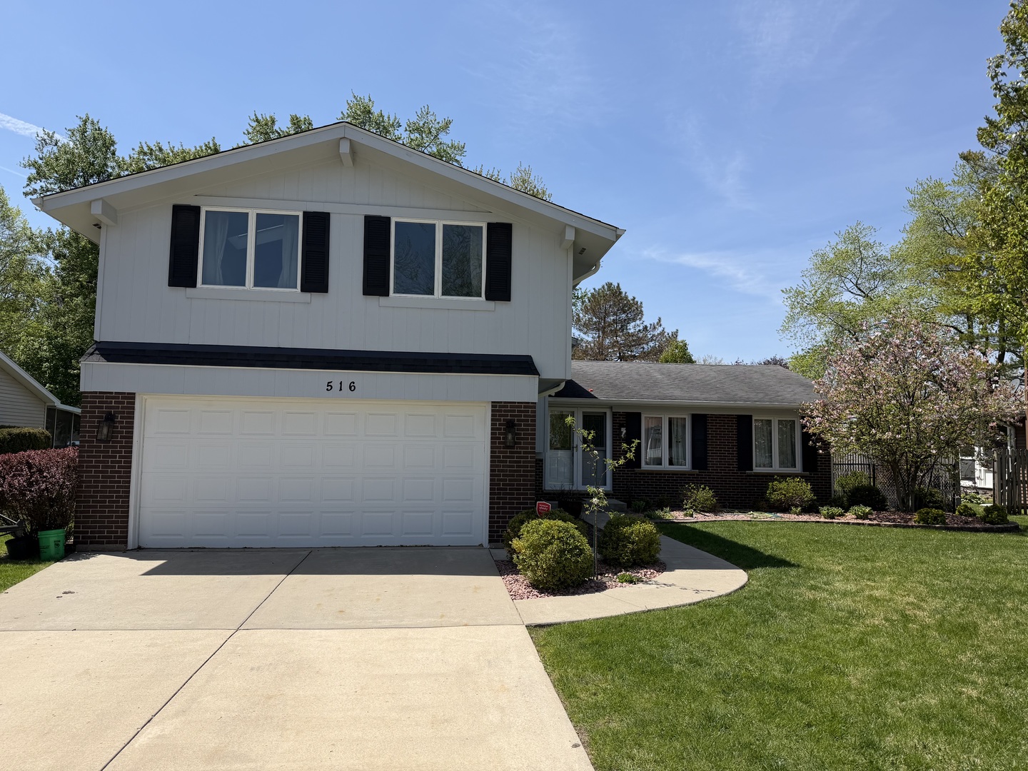 516 Beck Road Lindenhurst, IL 60046 - Photo 1 of 23