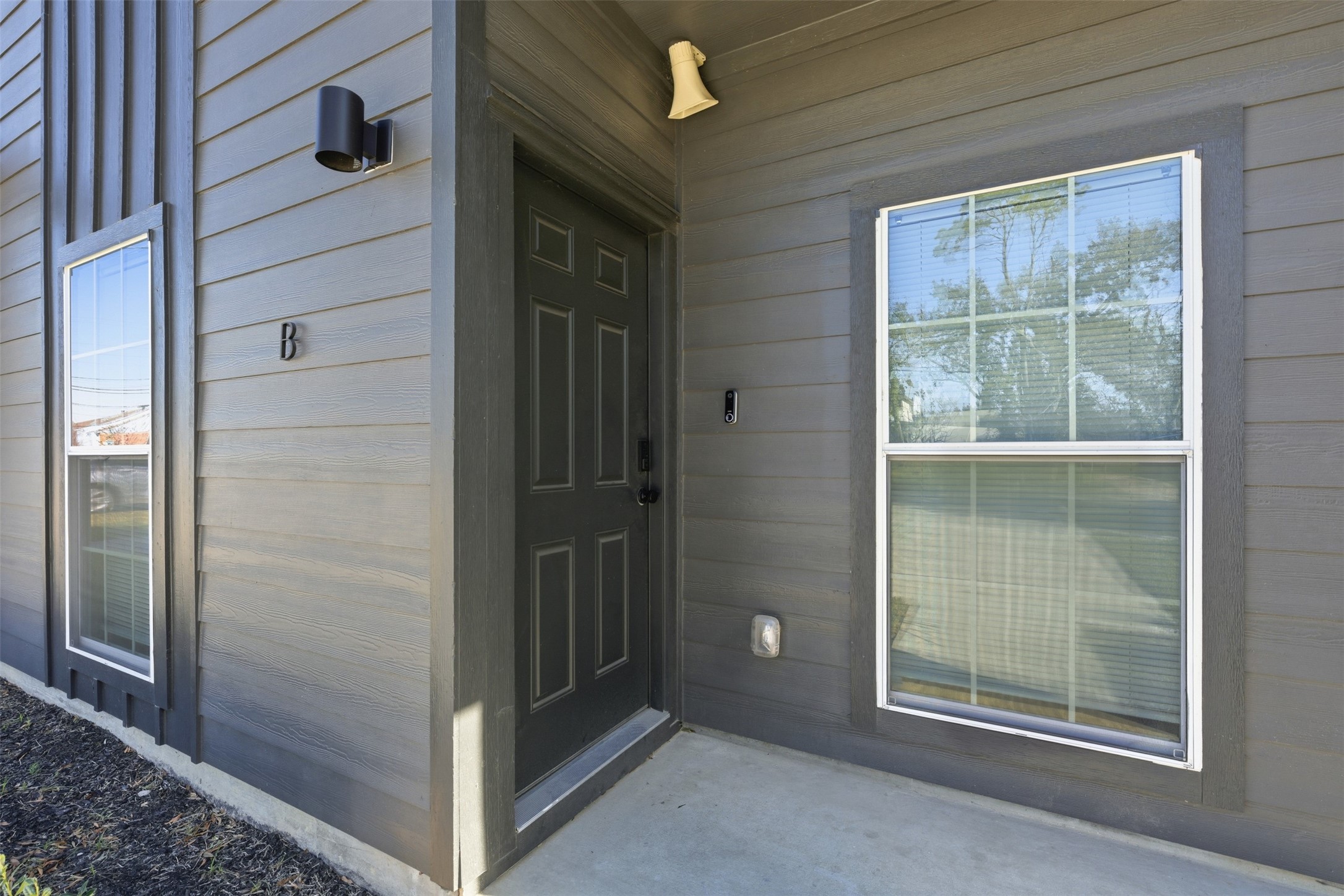 9412 Crofton Street, Unit B Houston, TX 77016 - Photo 12 of 20 a view of outdoor space