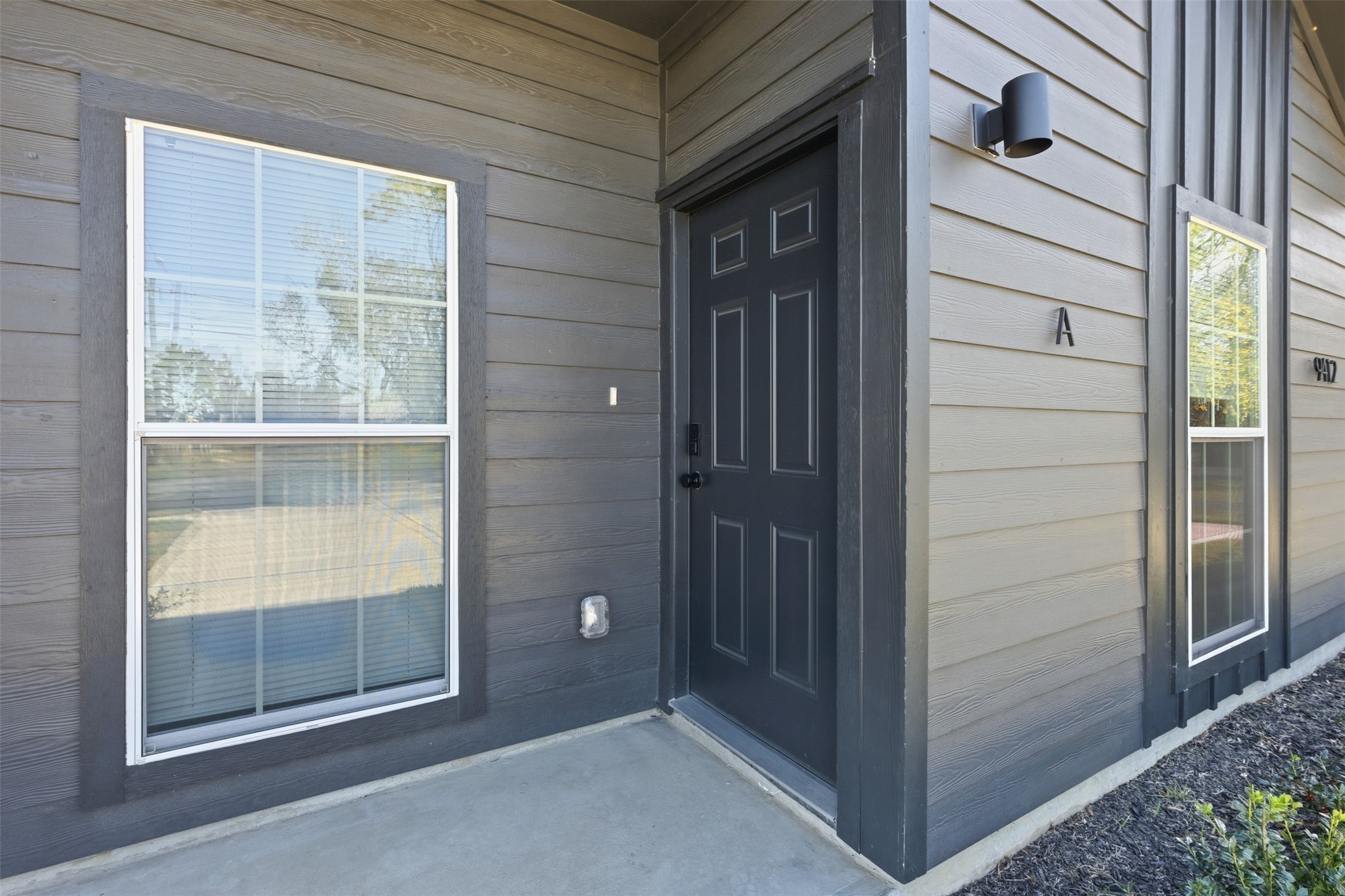 9412 Crofton Street, Unit B Houston, TX 77016 - Photo 2 of 20 a view of front door