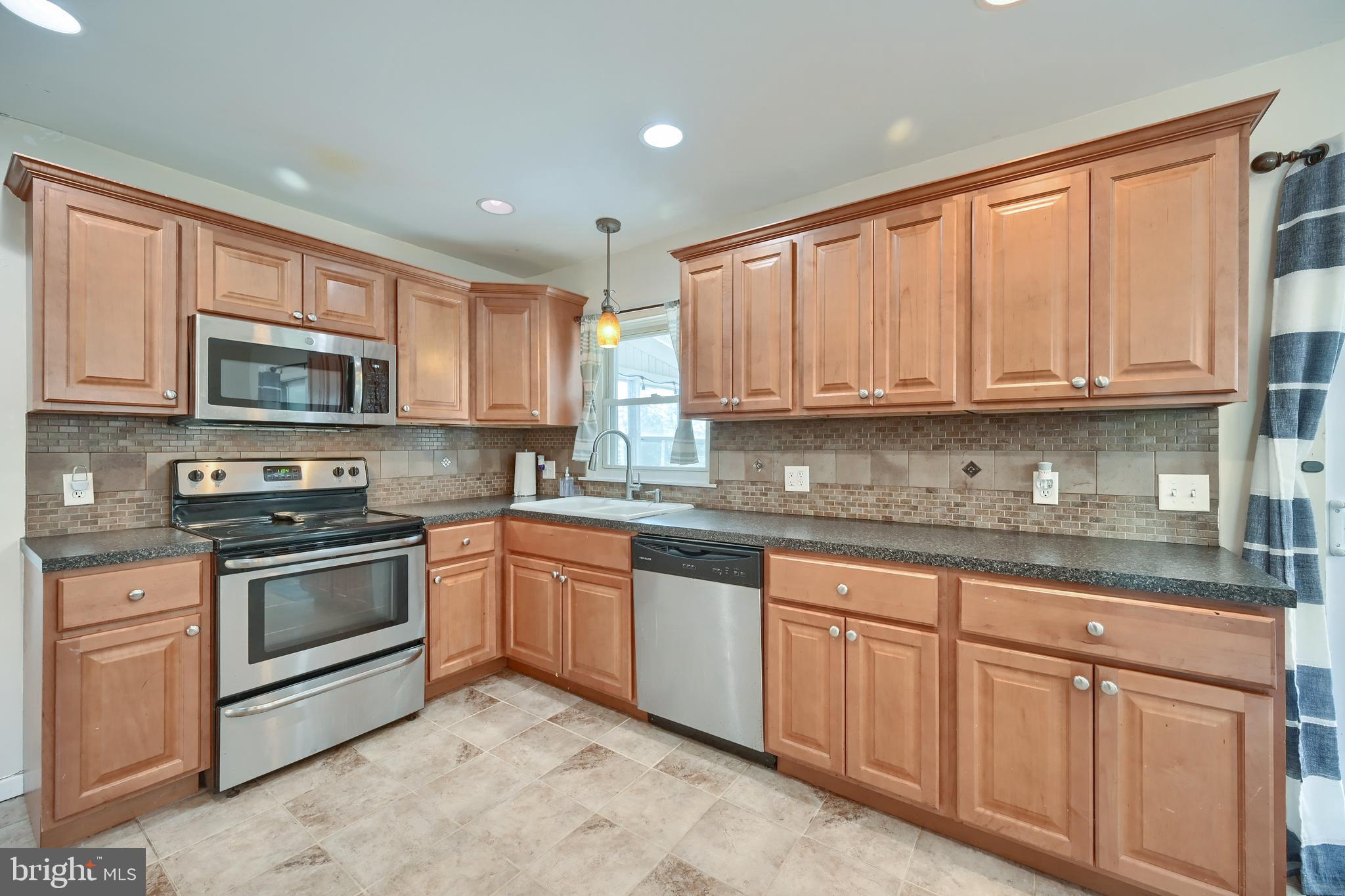 4565 Ricker Avenue Harrisburg, PA 17109 - Photo 8 of 30 Gallery Image 8