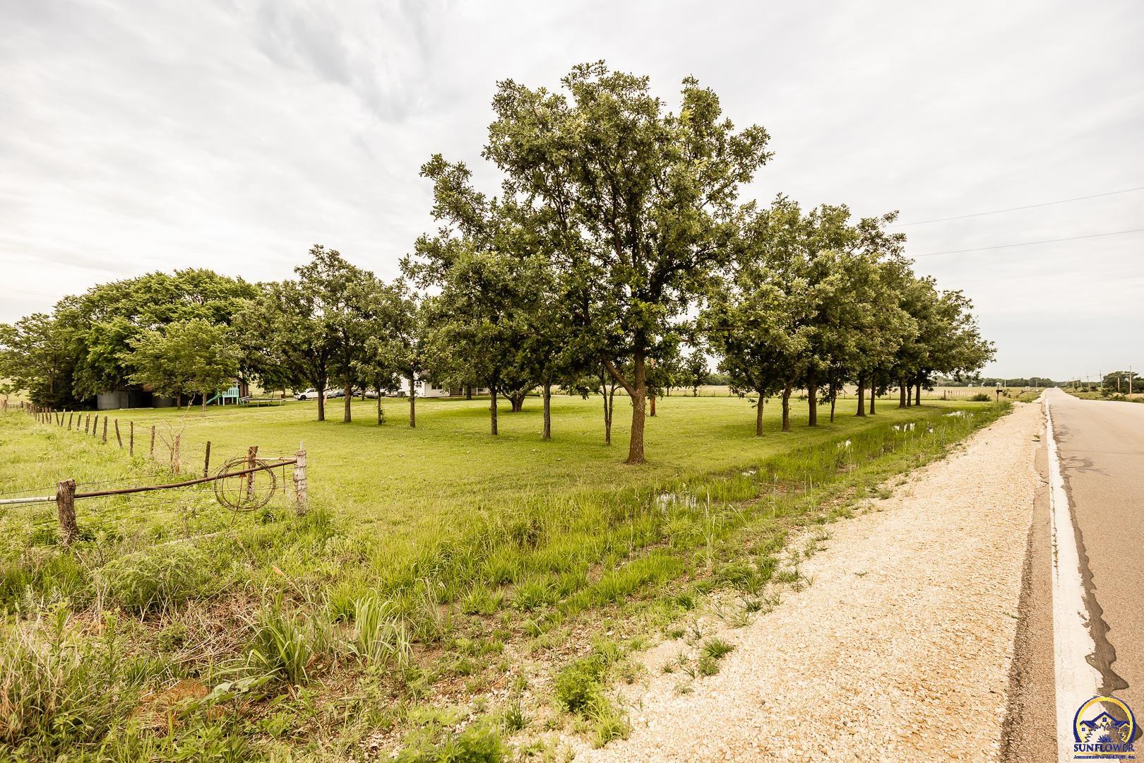 2626 Rd F Americus, KS 66835 - Photo 34 of 70