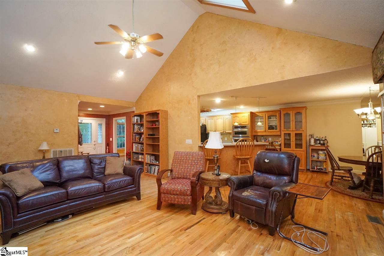 109 Robertson Road Taylors, SC 29687 - Photo 15 of 27 Gallery Image 15