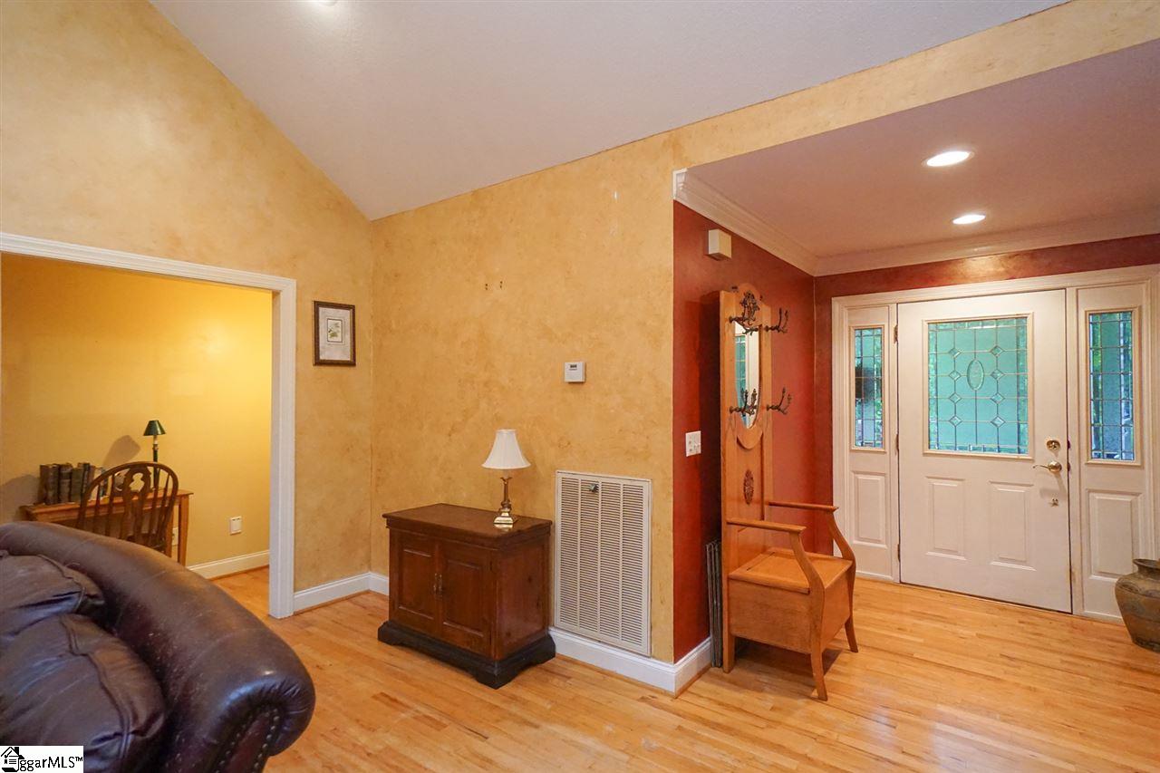 109 Robertson Road Taylors, SC 29687 - Photo 3 of 27 Gallery Image 3