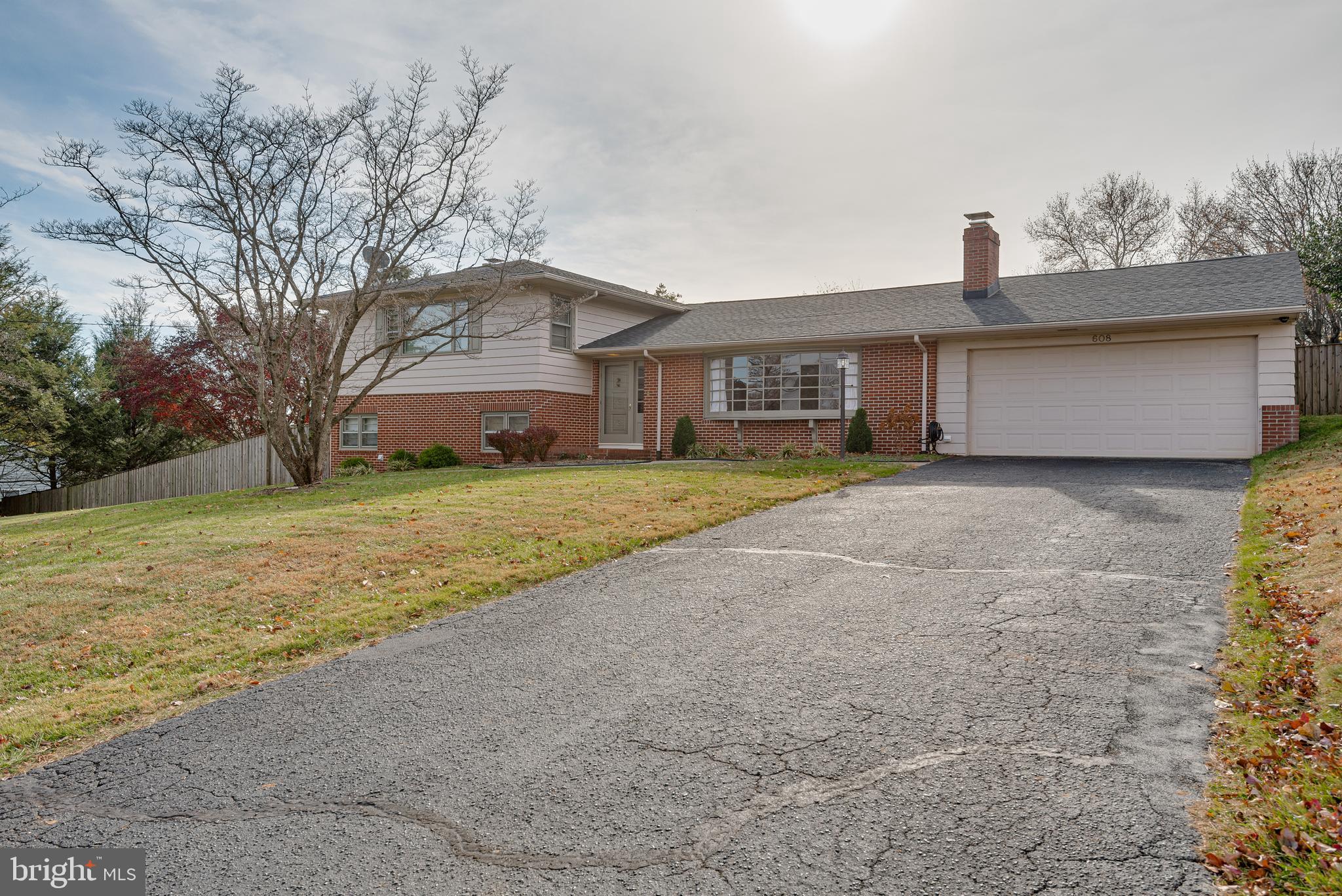 608 Poole Road Westminster, MD 21157 - Photo 4 of 58 Gallery Image 4