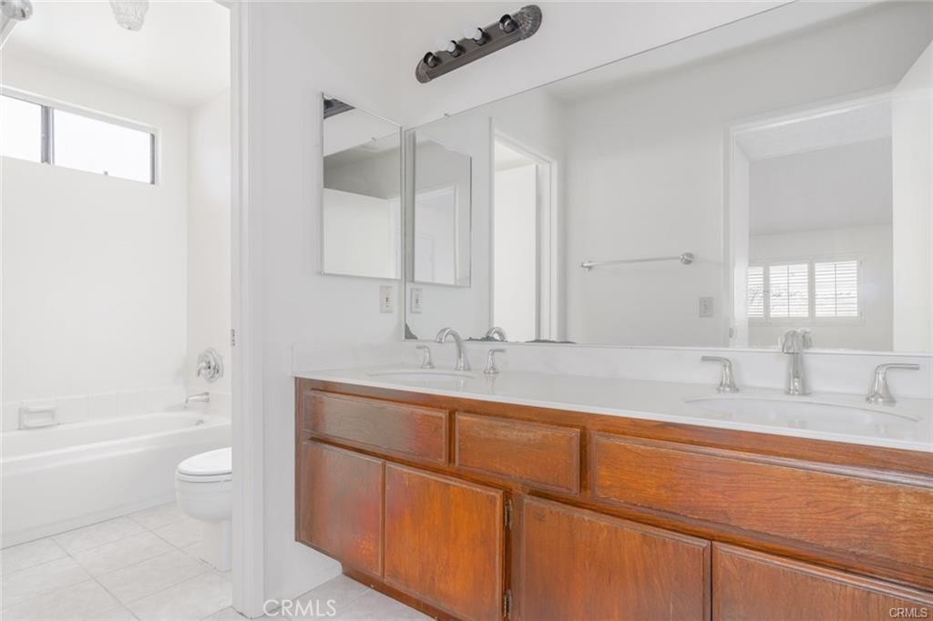 23 Columbus Irvine, CA 92620 - Photo 19 of 31 Bathroom...