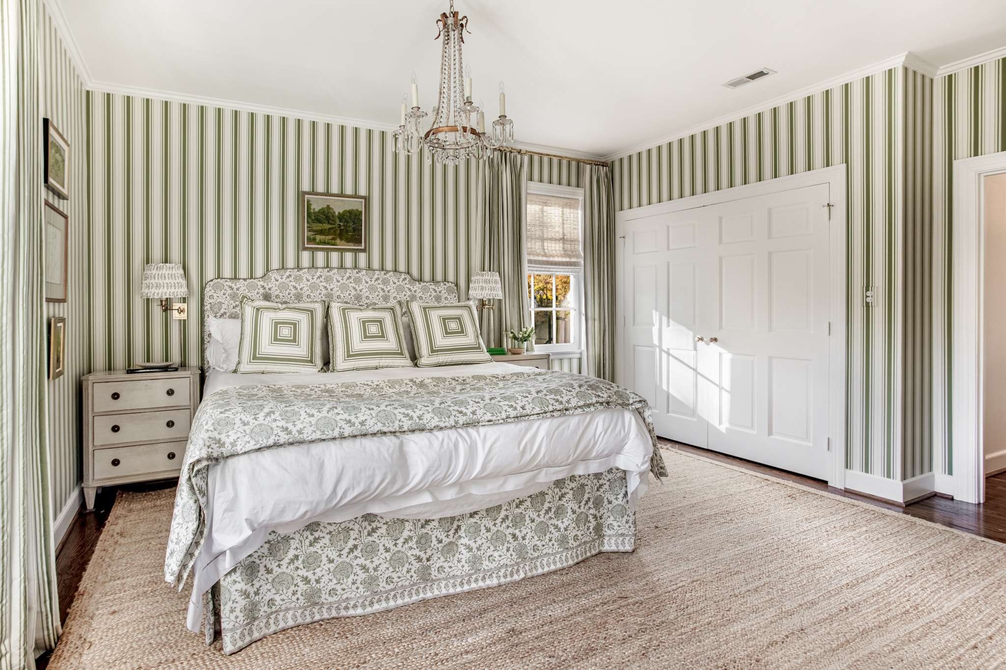 4313 Estes Road Nashville, TN 37215 - Photo 21 of 25 a bedroom with a large bed and a window