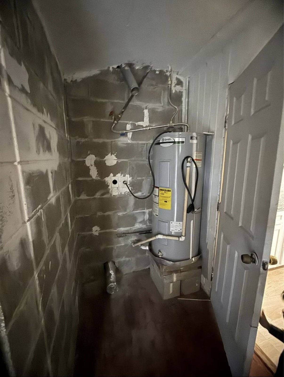 8412 Peekskill Lane Houston, TX 77075 - Photo 15 of 46 a view of water heater room