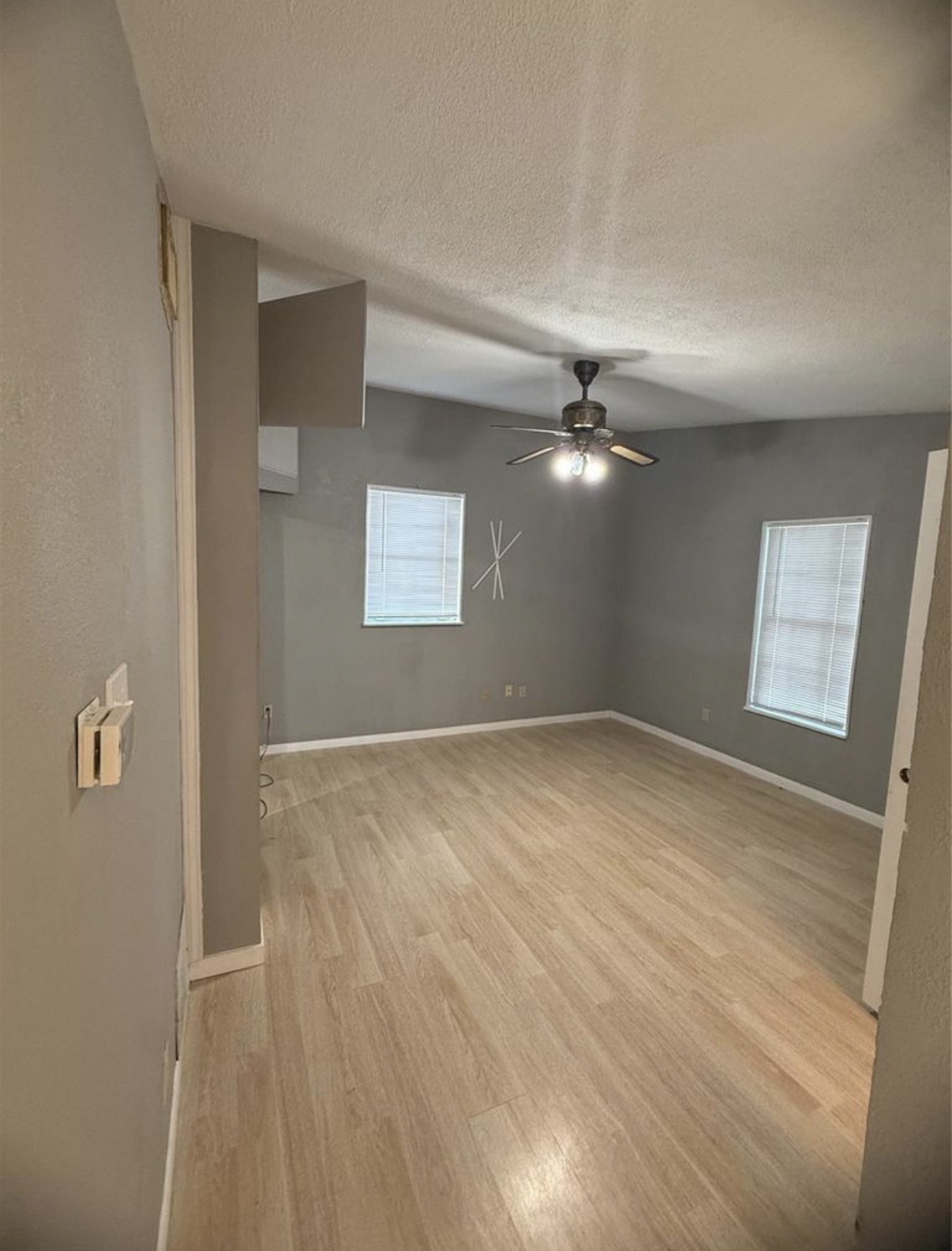 8412 Peekskill Lane Houston, TX 77075 - Photo 17 of 46 a view of an empty room and window
