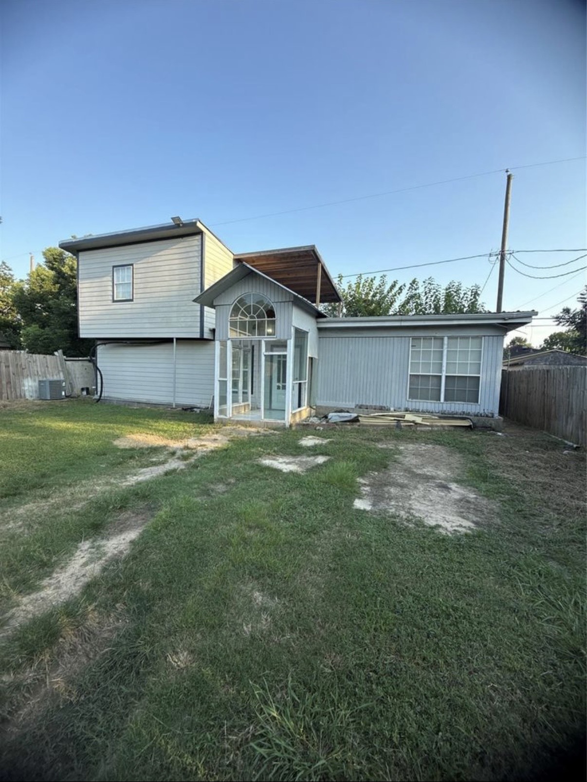 8412 Peekskill Lane Houston, TX 77075 - Photo 2 of 46 a house view with a garden space
