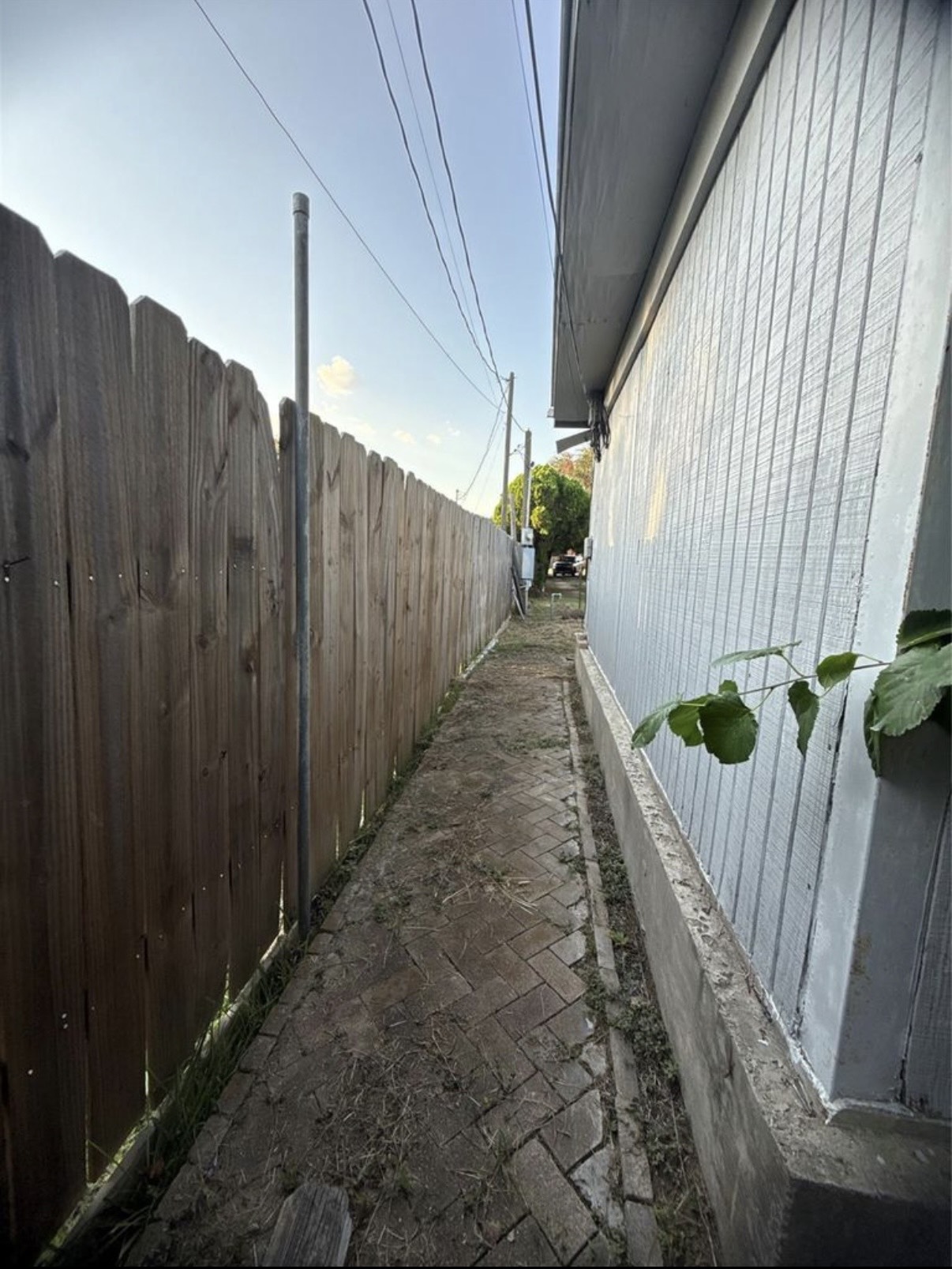 8412 Peekskill Lane Houston, TX 77075 - Photo 40 of 46 a view of a pathway of a house
