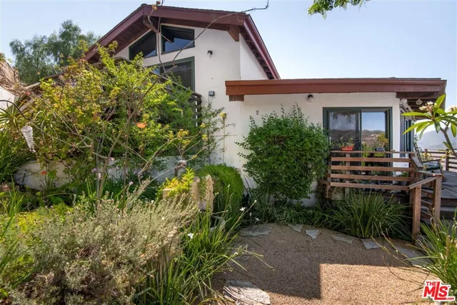 a view of a outdoor space with a tree