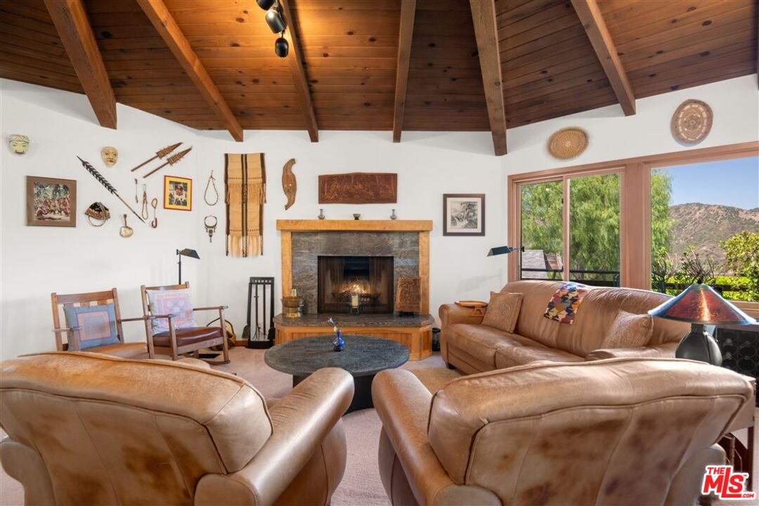 2733 Halsey Road Topanga, CA 90290 - Photo 7 of 40