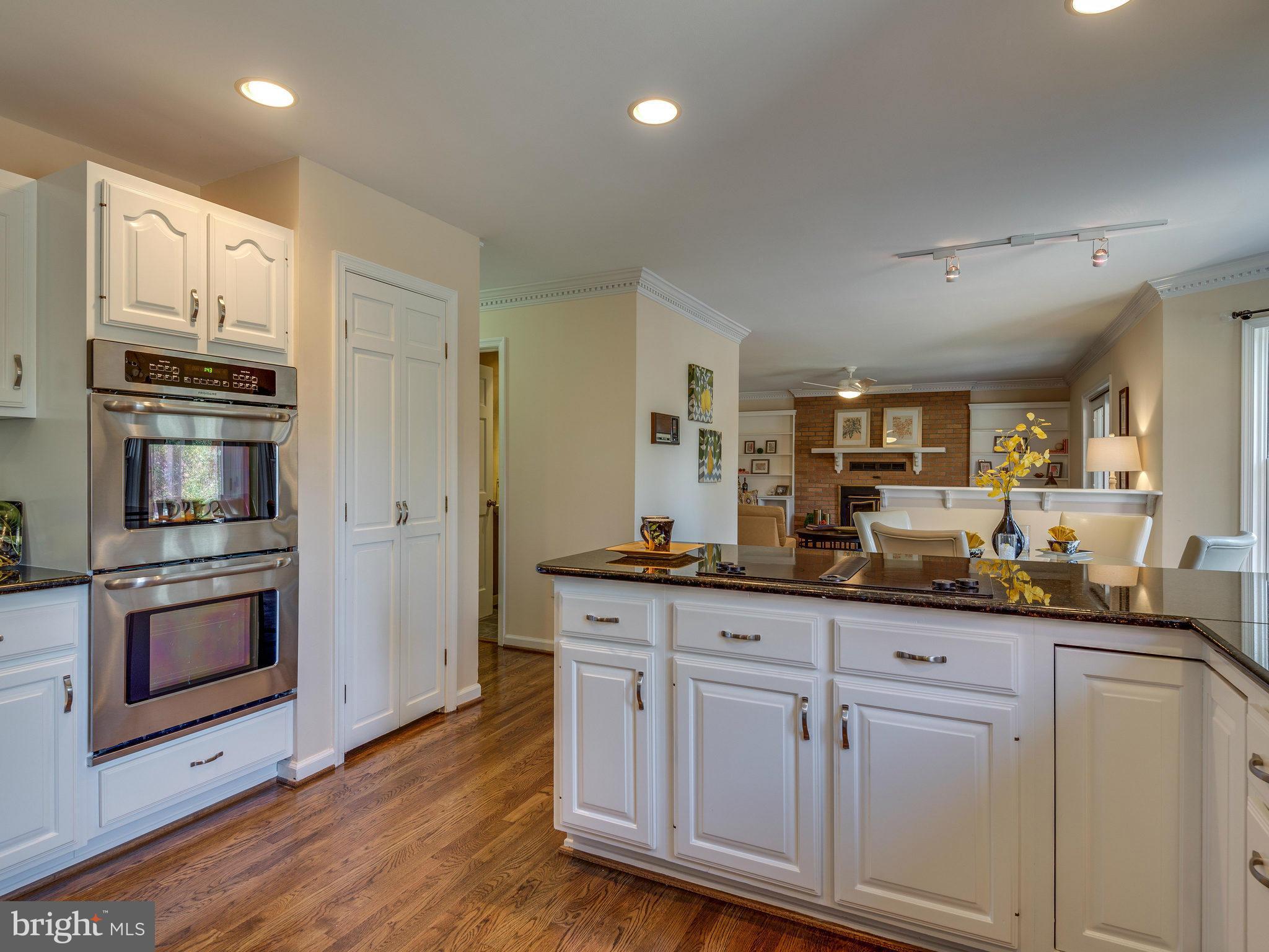 992 Springvale Road Great Falls, VA 22066 - Photo 8 of 30 Kitchen