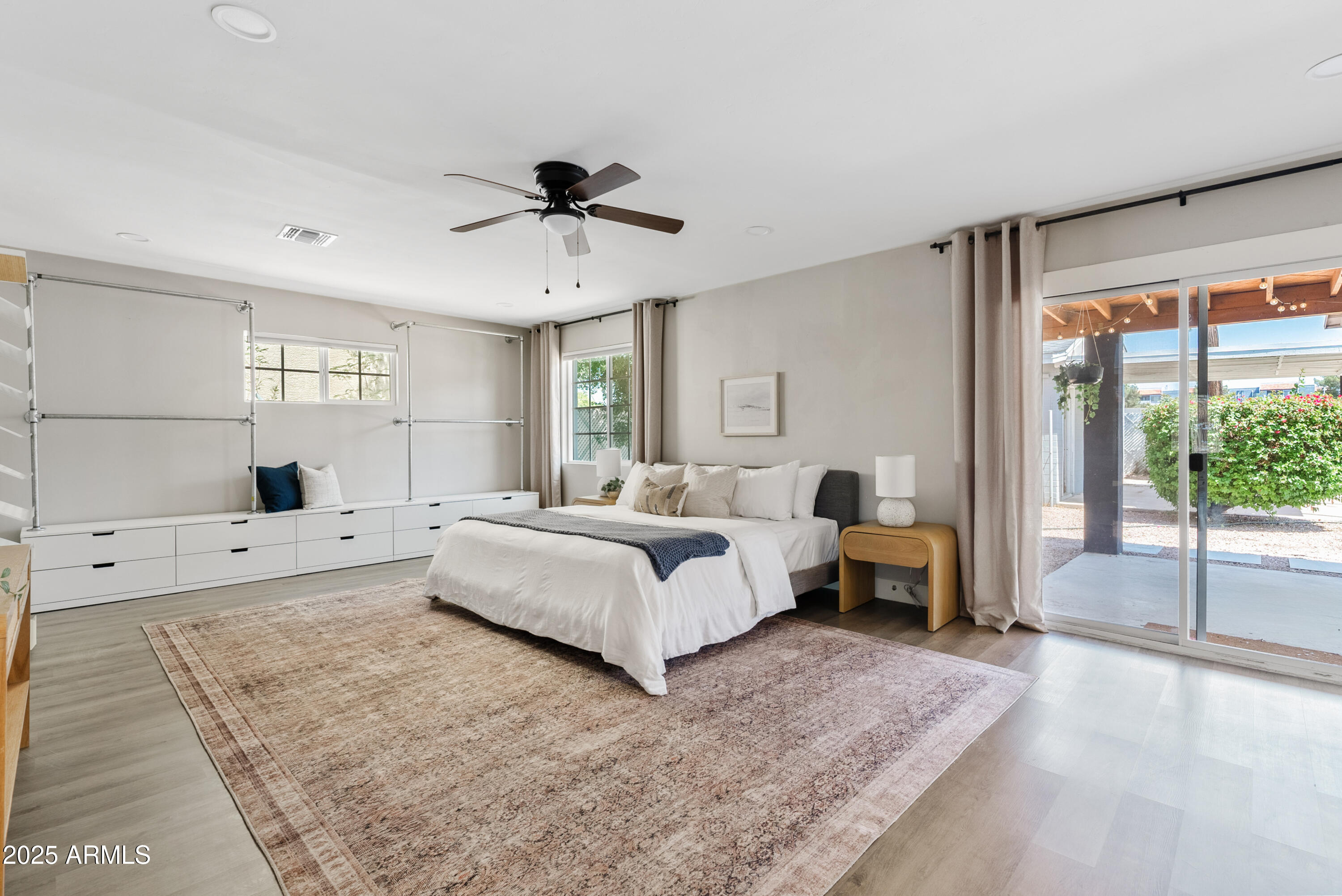 818 West Earll Drive Phoenix, AZ 85013 - Photo 11 of 27 Owner's Suite