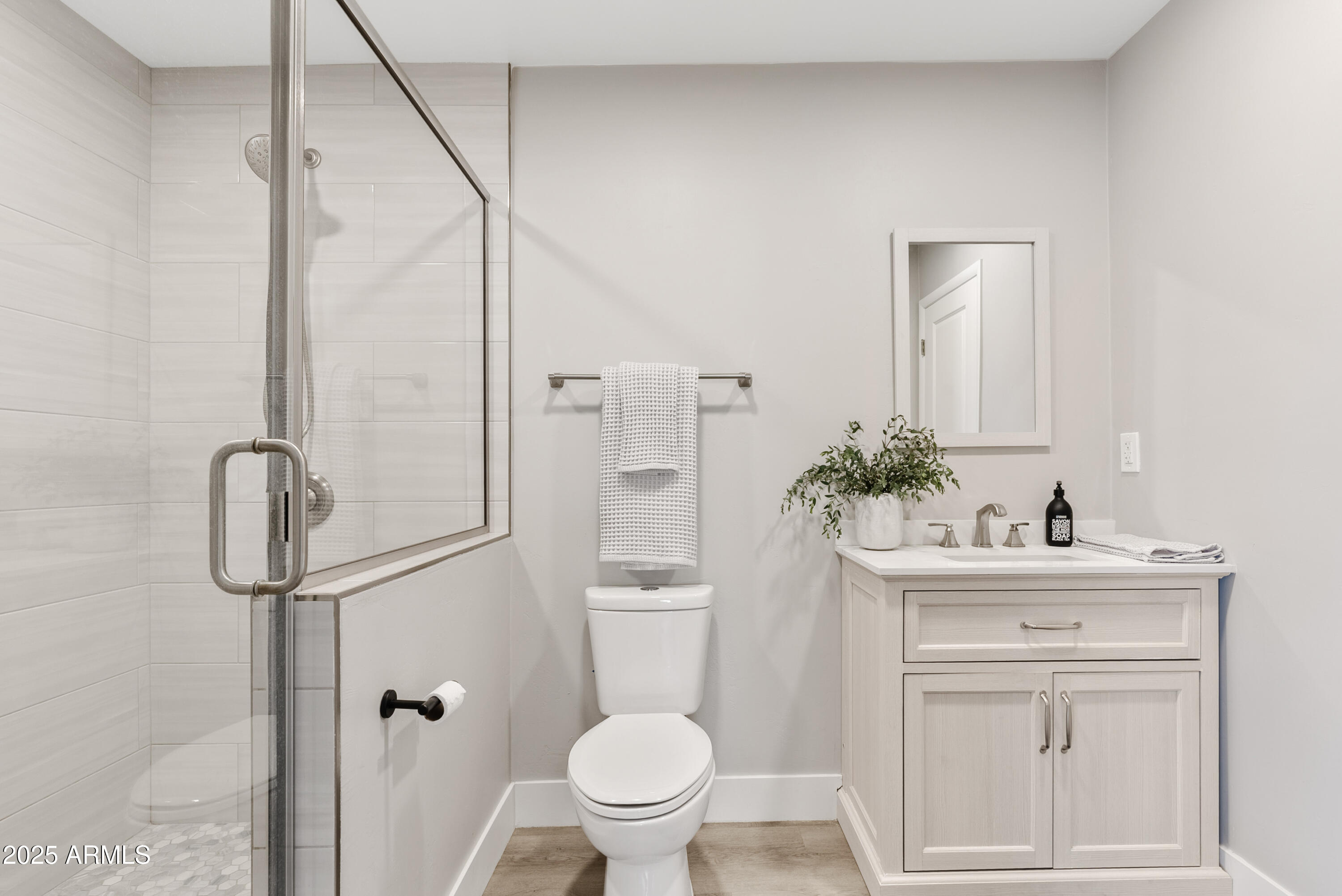 818 West Earll Drive Phoenix, AZ 85013 - Photo 13 of 27 Owner's Suite