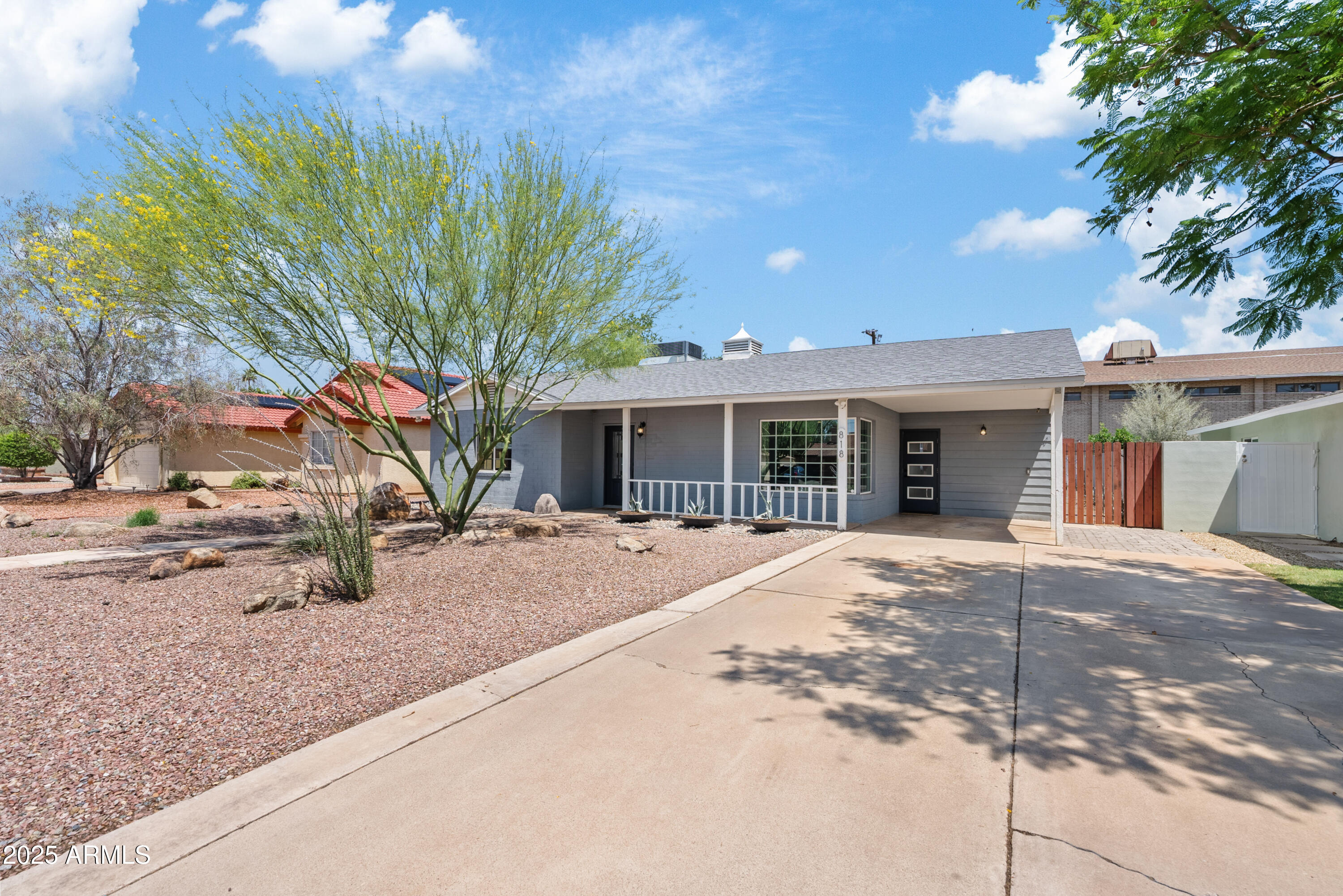 818 West Earll Drive Phoenix, AZ 85013 - Photo 2 of 27 Front