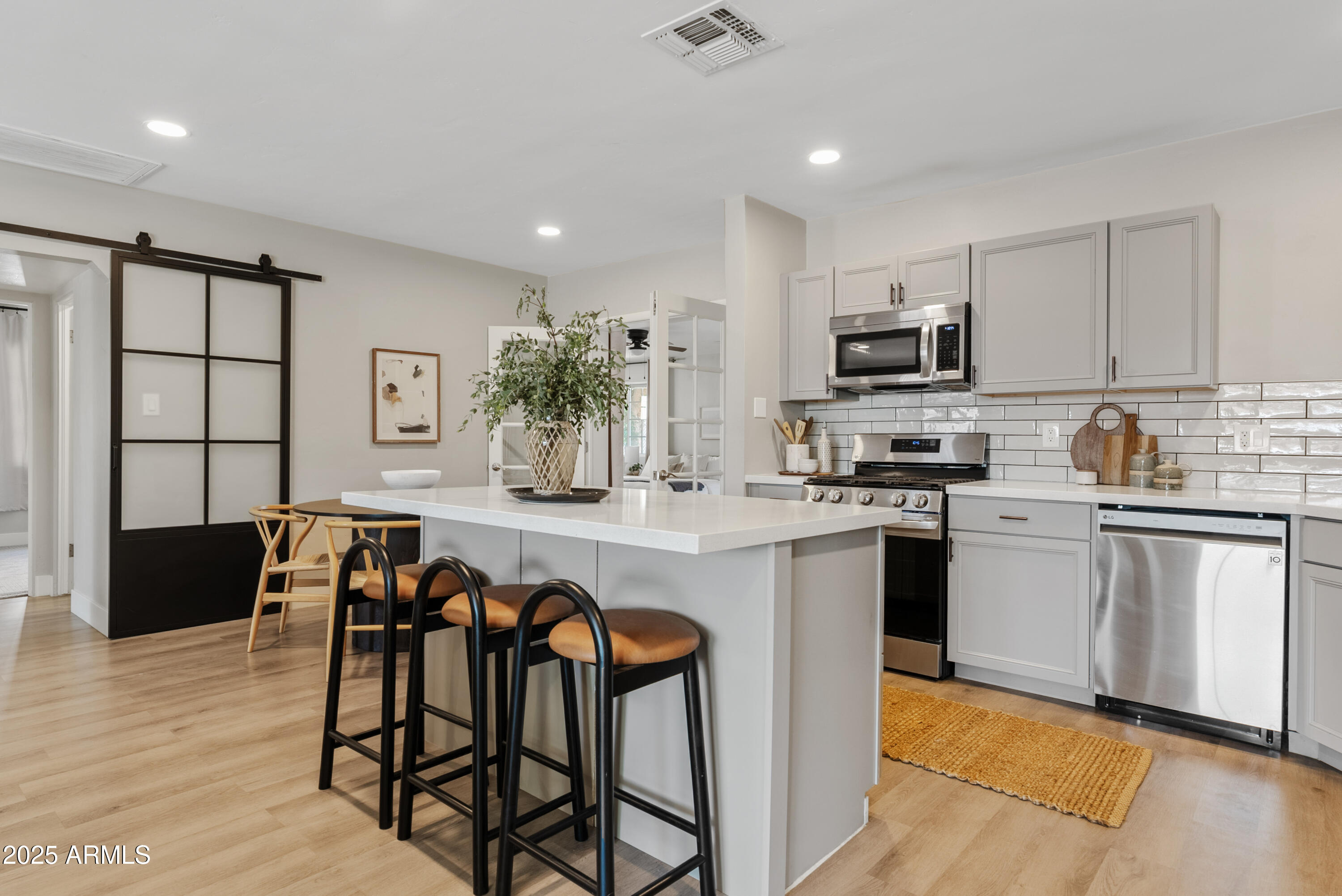818 West Earll Drive Phoenix, AZ 85013 - Photo 6 of 27 Kitchen