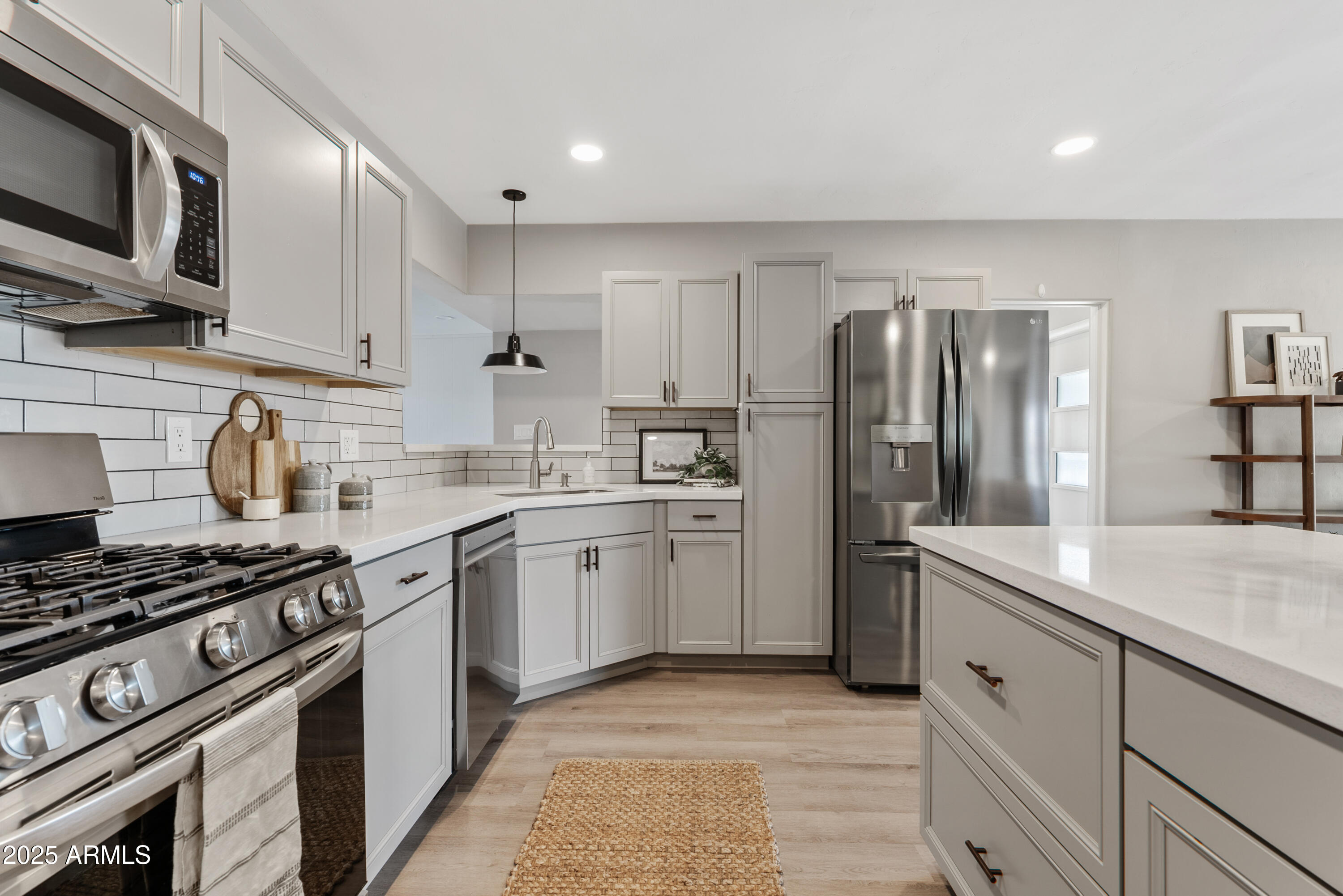 818 West Earll Drive Phoenix, AZ 85013 - Photo 8 of 27 Kitchen