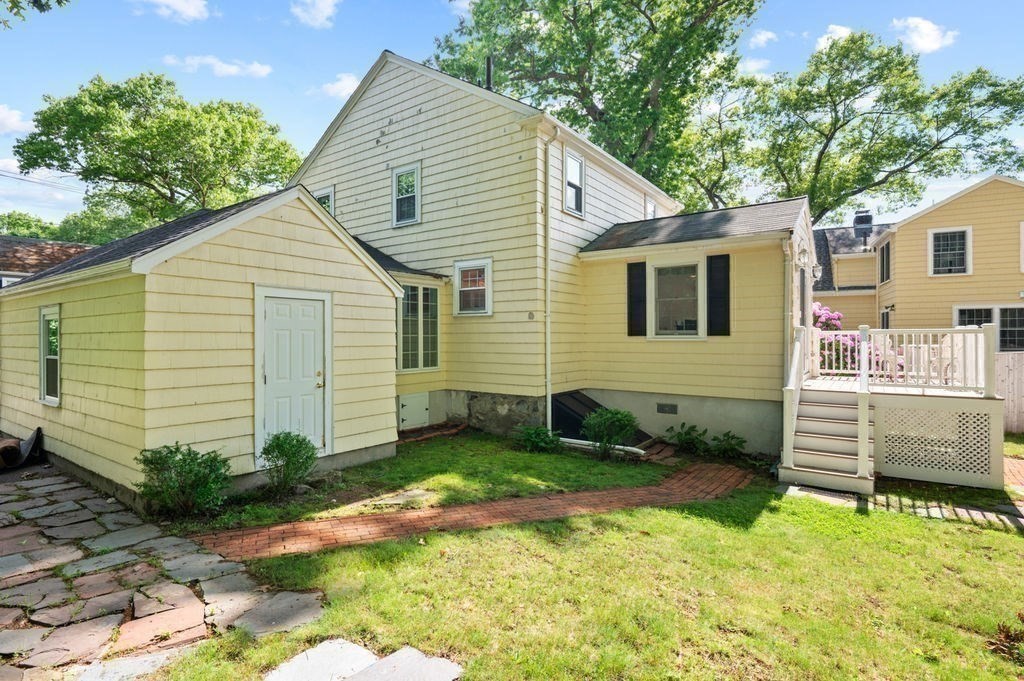 16 Glendower Road Melrose, MA 02176 - Photo 8 of 20 Gallery Image 8
