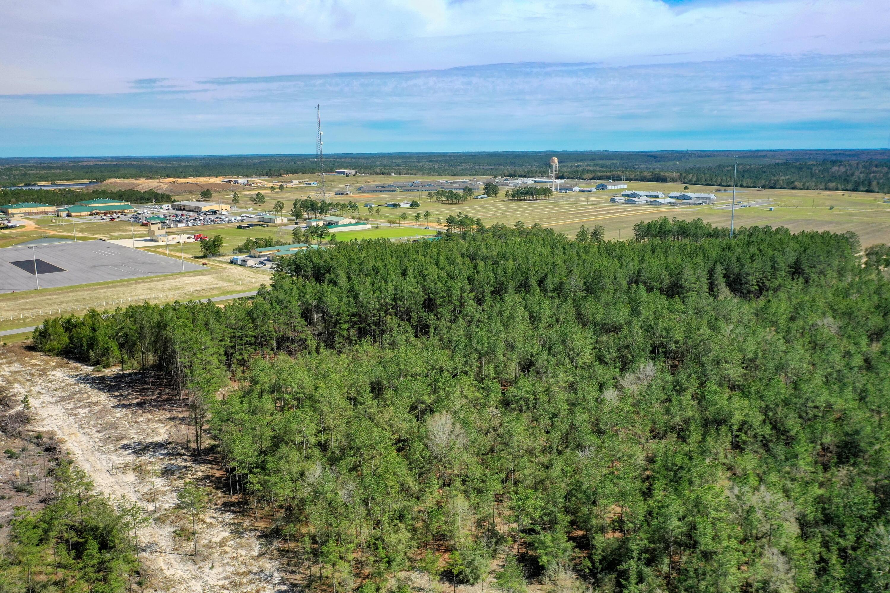 Xxx Triple G Road DeFuniak Springs, FL 32433 - Photo 15 of 16 a view of an ocean and beach