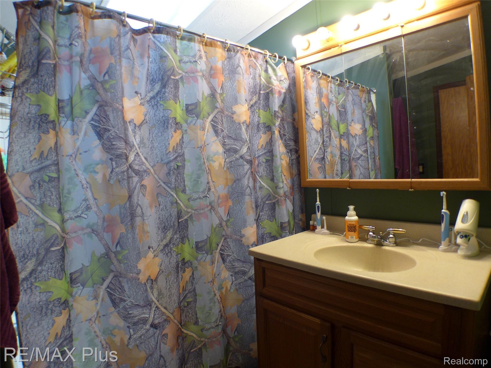 2561 Underwood Road Caro, MI 48723 - Photo 8 of 14 2561 Underwood 2019-07-19 038.JPG