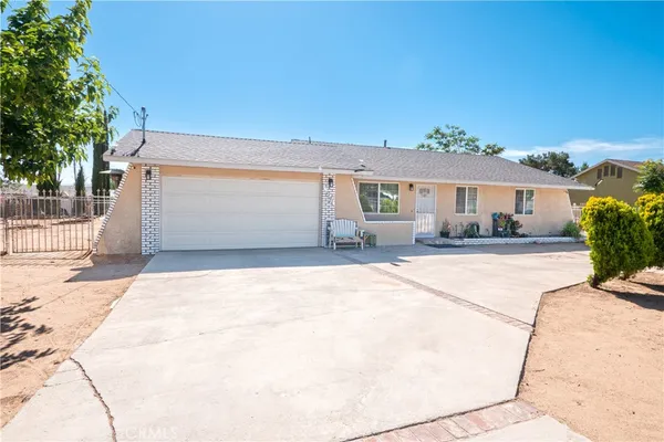 $449,000 | 10707 Redwood Avenue, Hesperia, CA 92345