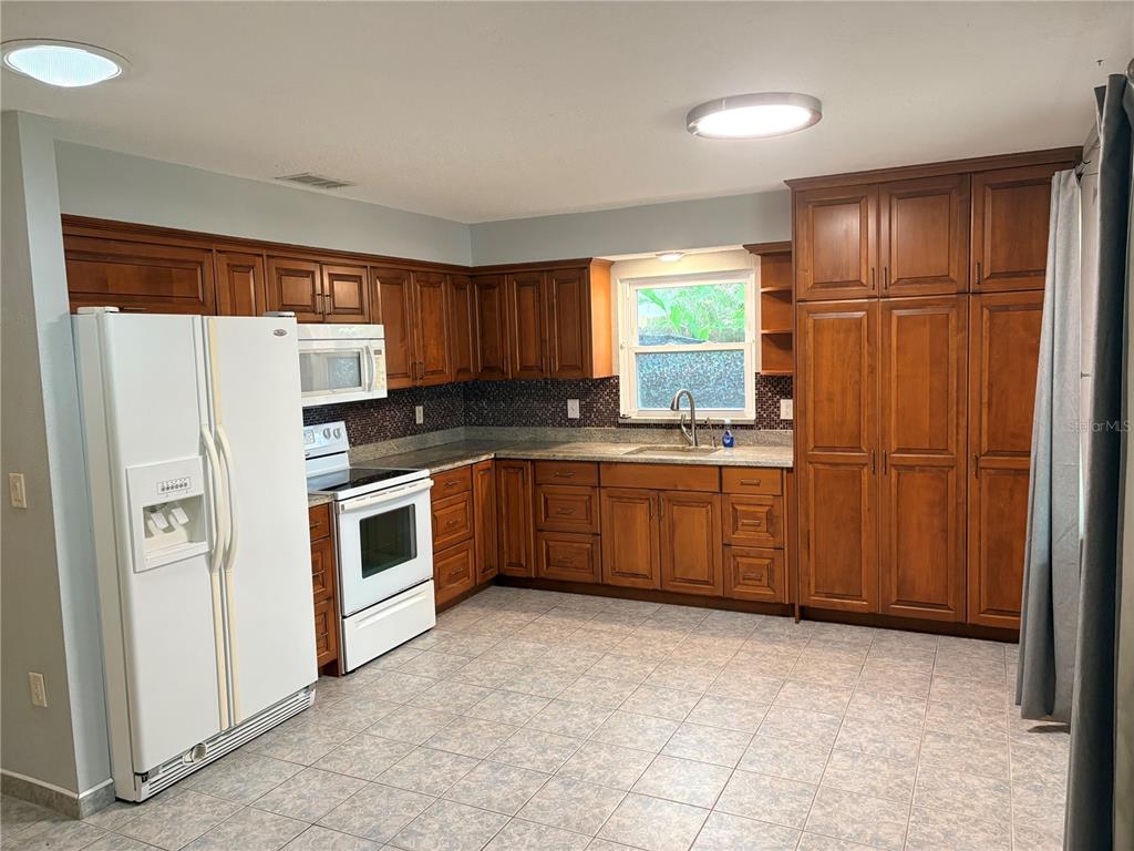 6010 Tennessee Avenue New Port Richey, FL 34653 - Photo 2 of 8