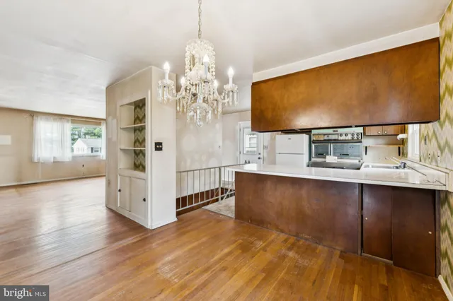 a view of utility room