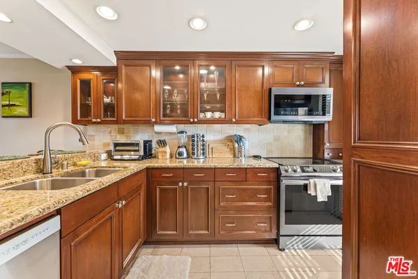 $4,675 | 4337 Marina City Drive, Unit 543, Marina del Rey, CA 90292
