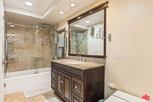 $4,675 | 4337 Marina City Drive, Unit 543, Marina del Rey, CA 90292