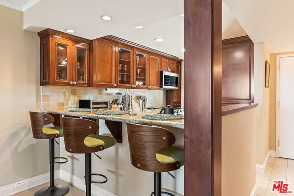 $4,675 | 4337 Marina City Drive, Unit 543, Marina del Rey, CA 90292