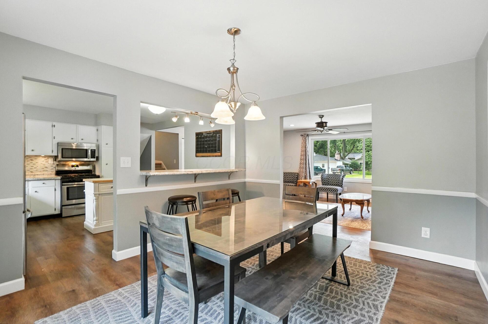 238 Dunbarton Road Columbus, OH 43230 - Photo 16 of 45 079