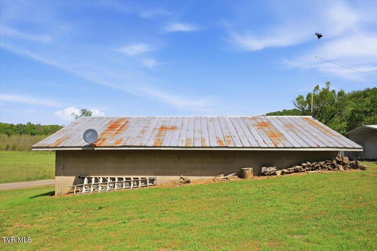 285 Matthews Lane Mosheim, TN 37818 - Photo 11 of 52 35-Matthews_Ln_032