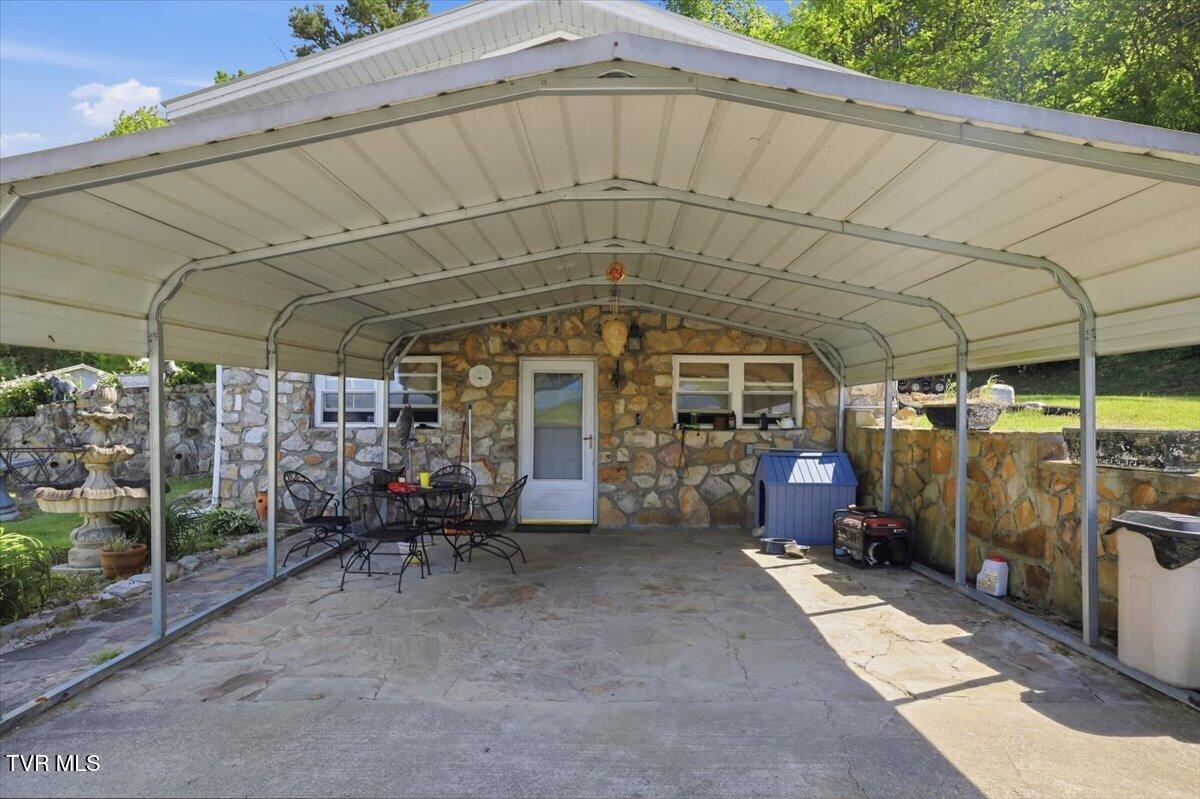 285 Matthews Lane Mosheim, TN 37818 - Photo 12 of 52 36-Matthews_Ln_040