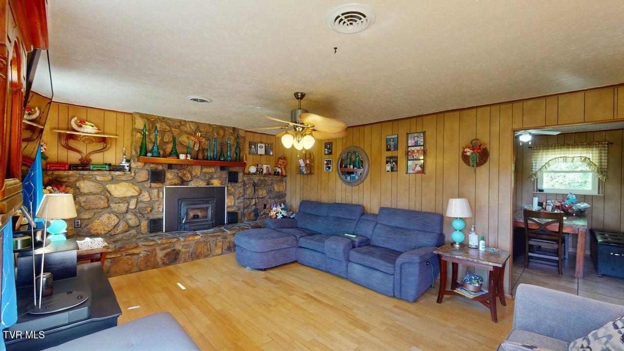 285 Matthews Lane Mosheim, TN 37818 - Photo 14 of 52 285-Matthews-Lane-HW-04212026_205227