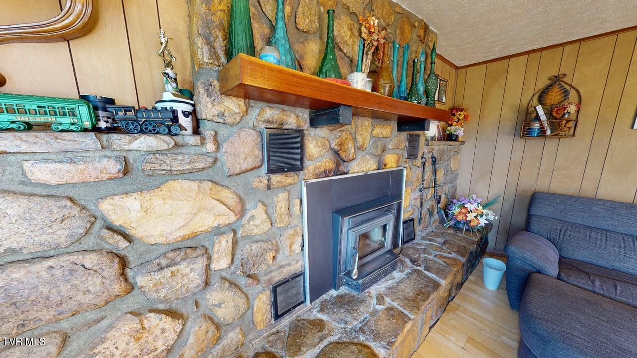 285 Matthews Lane Mosheim, TN 37818 - Photo 15 of 52 285-Matthews-Lane-HW-04212026_205354