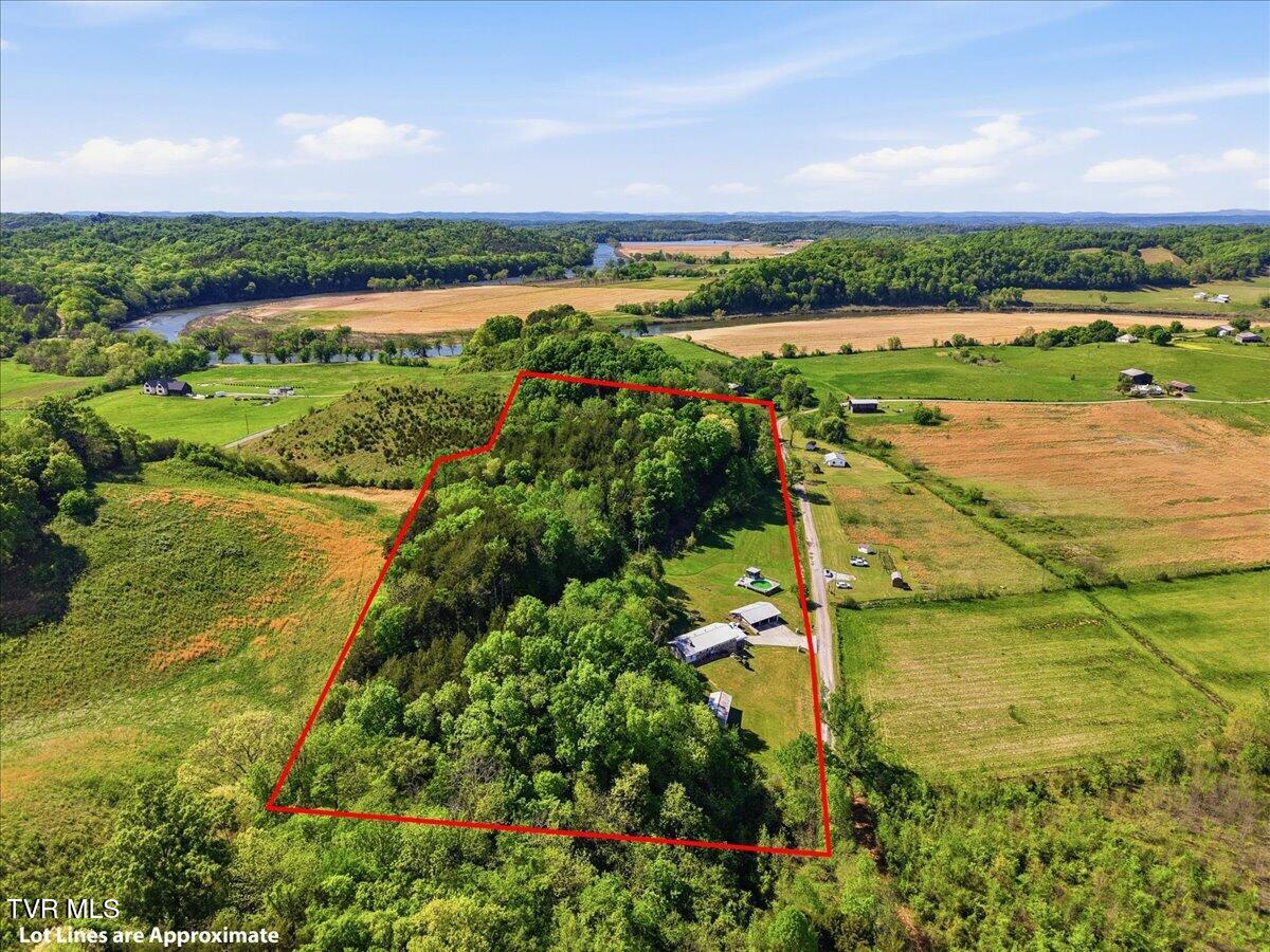 285 Matthews Lane Mosheim, TN 37818 - Photo 3 of 52 33-Matthews_Ln_014