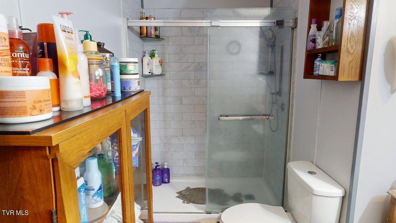 285 Matthews Lane Mosheim, TN 37818 - Photo 34 of 52 285-Matthews-Lane-HW-04212026_210611