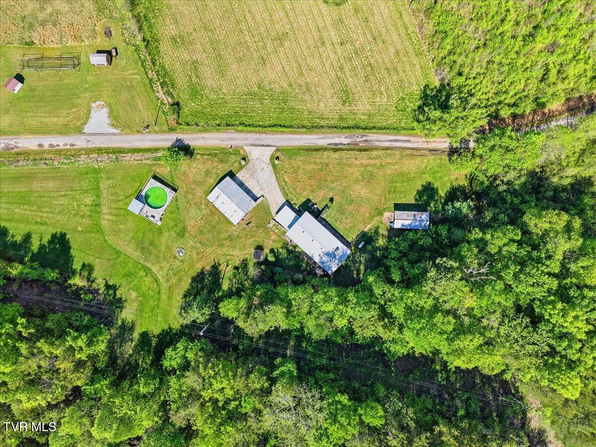 285 Matthews Lane Mosheim, TN 37818 - Photo 4 of 52 26-Matthews_Ln_015