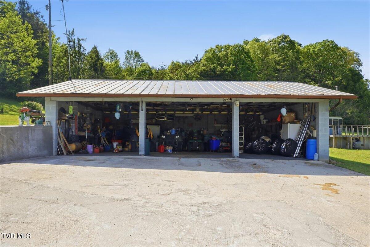 285 Matthews Lane Mosheim, TN 37818 - Photo 7 of 52 20-Matthews_Ln_029