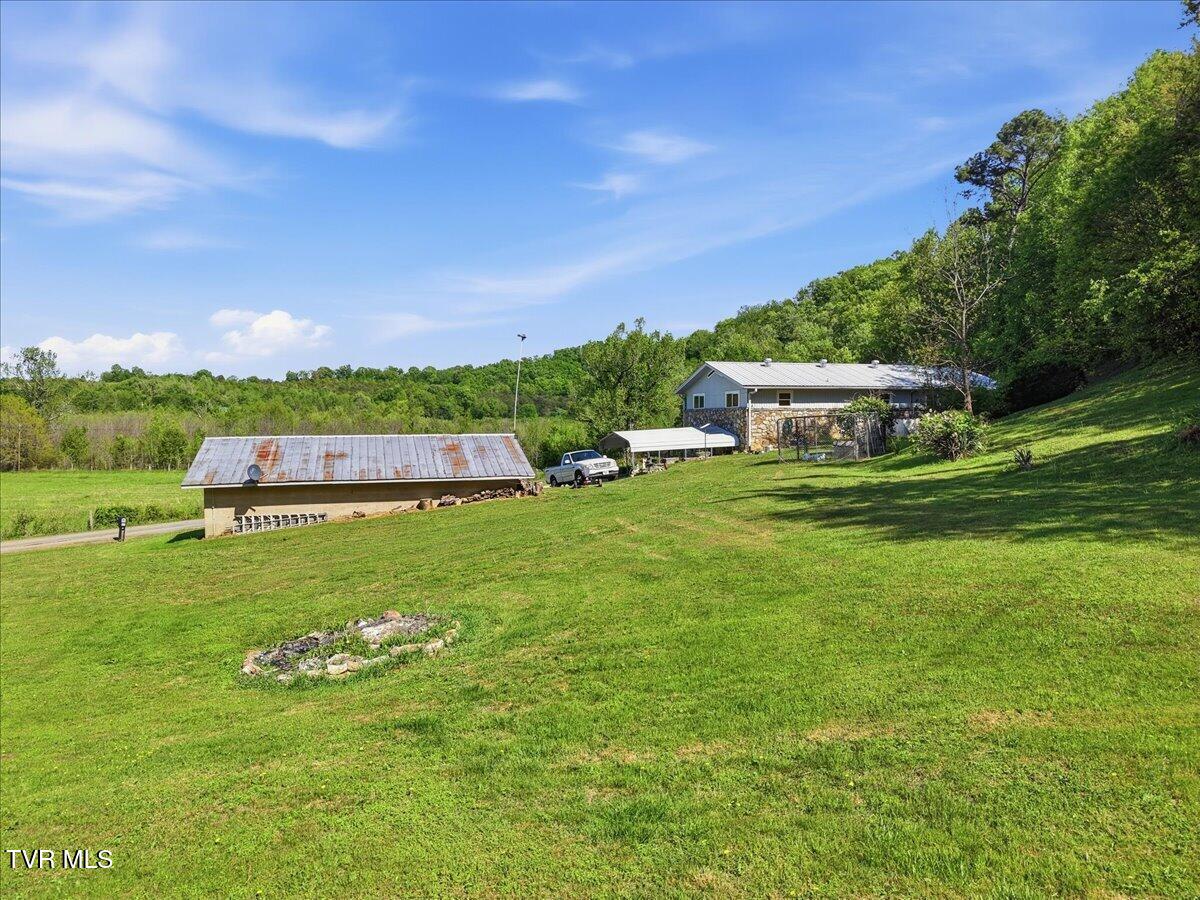 285 Matthews Lane Mosheim, TN 37818 - Photo 10 of 52 31-Matthews_Ln_025