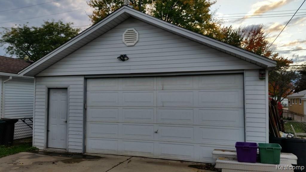 25652 Reeck Road Trenton, MI 48183 - Photo 21 of 21 Garage